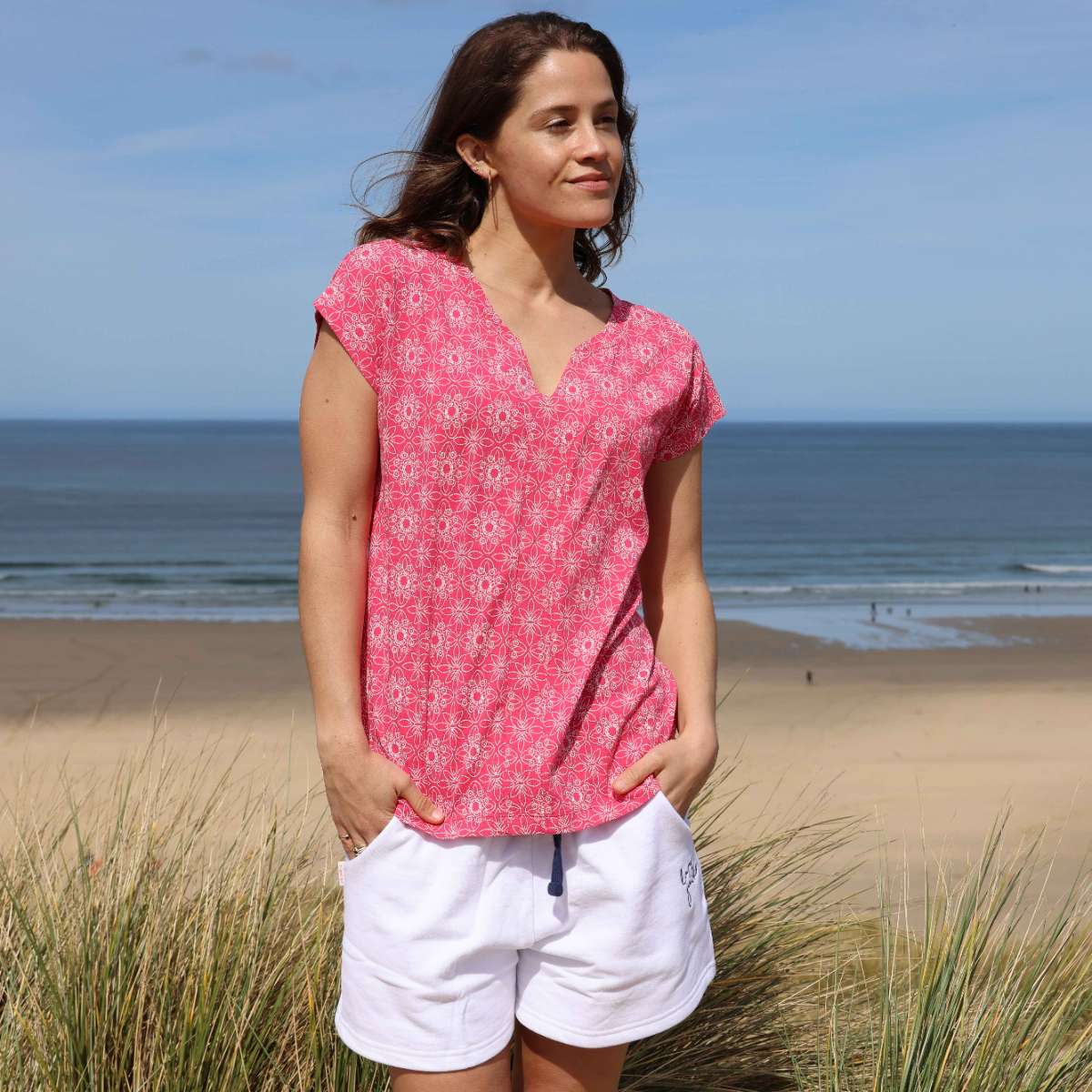 LJ156 - Printed V Neck T-Shirt - Geo