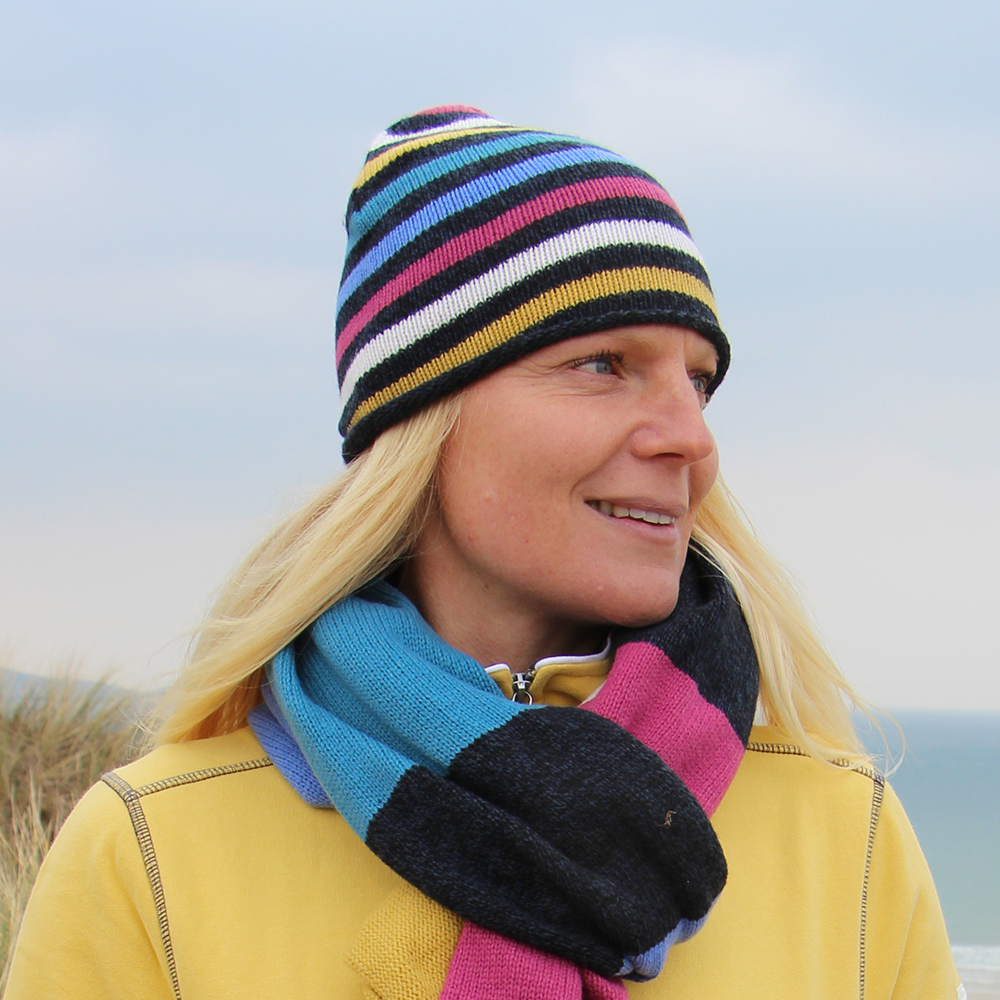 LJ73 - Knitted Hat - Honeysuckle