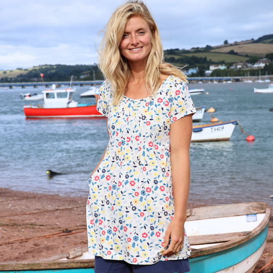 LJ116 - Printed Tunic Top - Garden Flowers